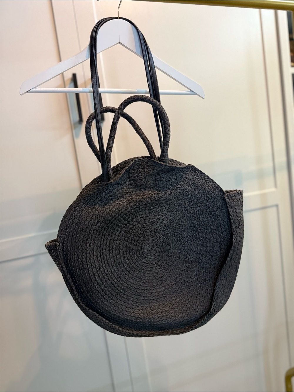 Black Round Woven Straw Tote / Shoulder Bag 🖤
